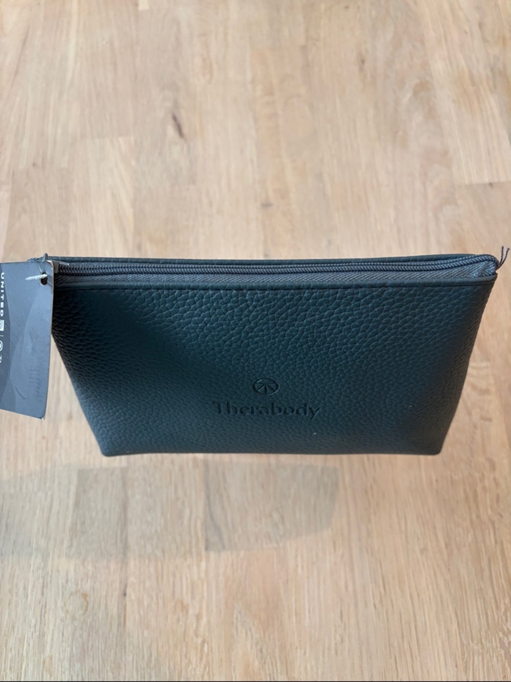 United Airlines Therabody Amenity Kit | Wellness Travel Set - Gray | Unisex - Picture 4 of 5
